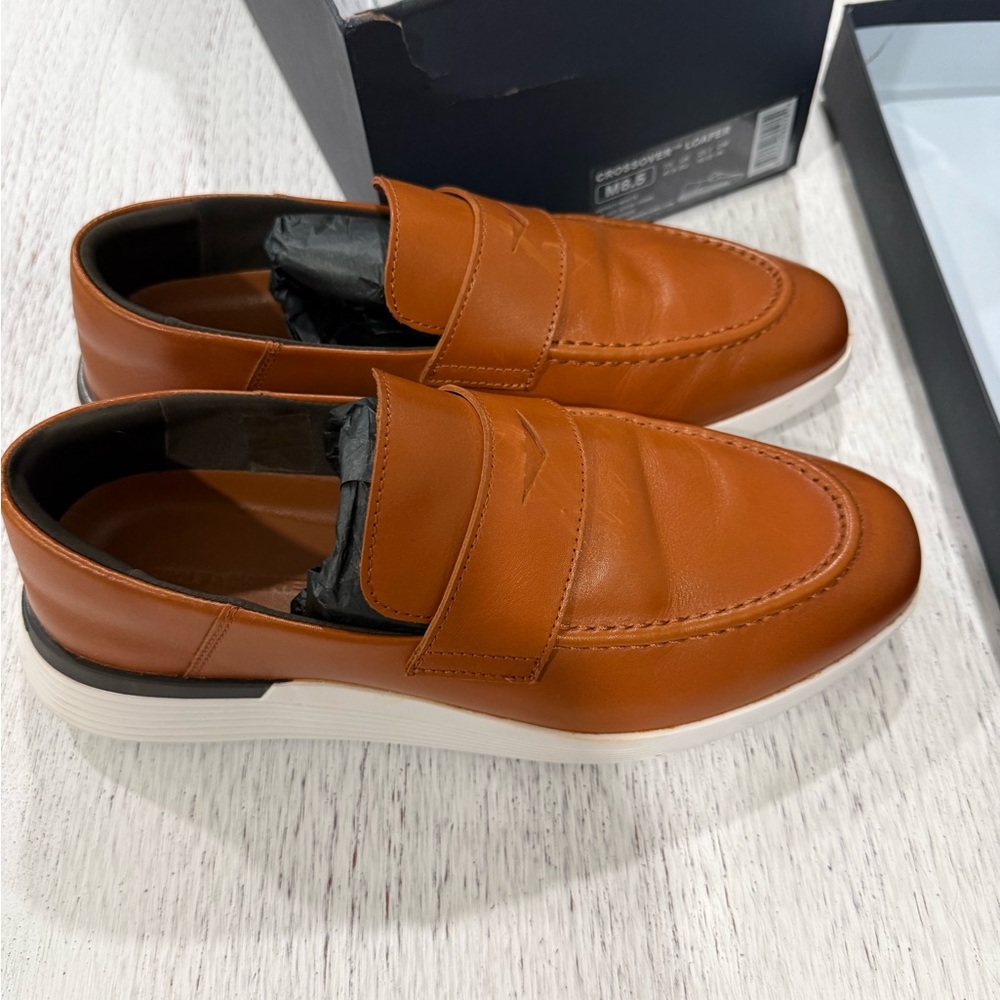 Wolf & Shephers Men’s Crossover Loafer